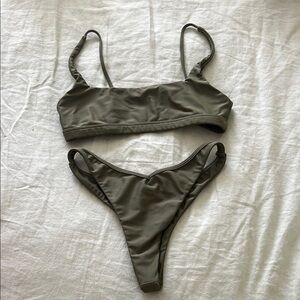 Benoa swim Palm set Johnny bottoms & Mahina top in size S